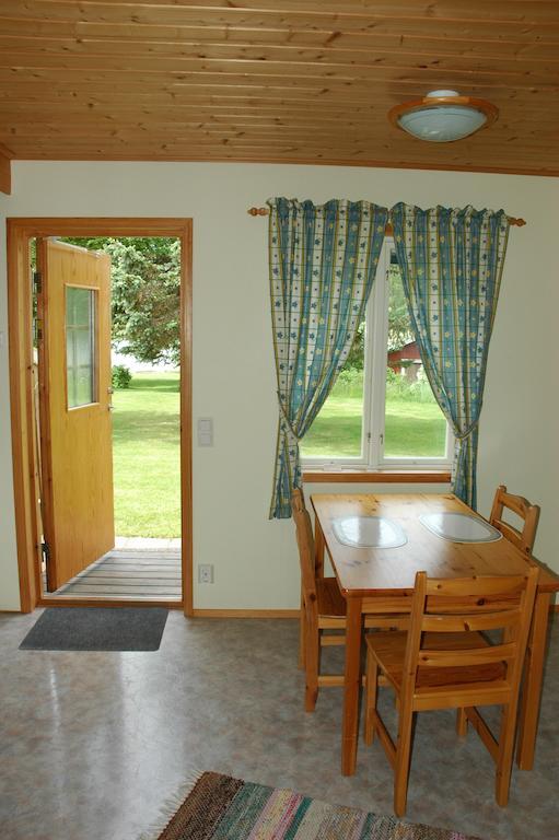 Gaestgard Christiansund Hotel Eckero Room photo